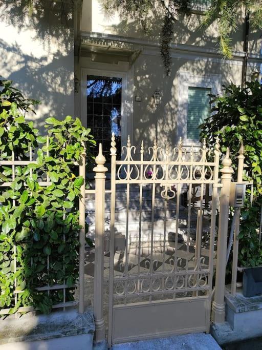 Casa Valli เรจโจเอมิเลีย ภายนอก รูปภาพ