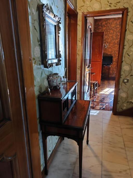 Casa Valli เรจโจเอมิเลีย ภายนอก รูปภาพ