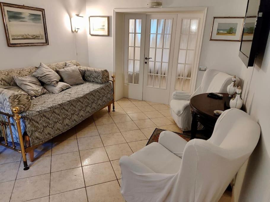 Casa Valli เรจโจเอมิเลีย ภายนอก รูปภาพ
