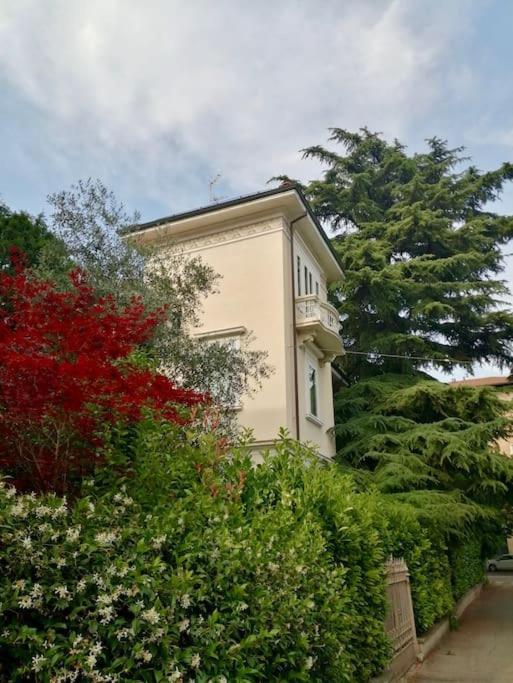 Casa Valli เรจโจเอมิเลีย ภายนอก รูปภาพ