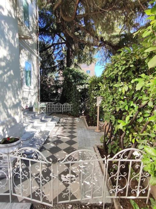 Casa Valli เรจโจเอมิเลีย ภายนอก รูปภาพ