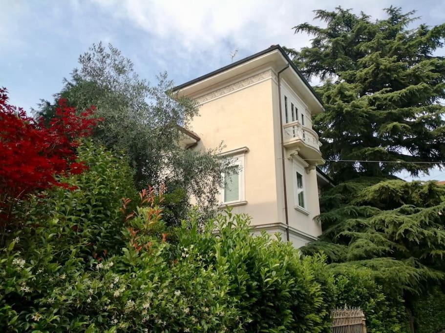 Casa Valli เรจโจเอมิเลีย ภายนอก รูปภาพ
